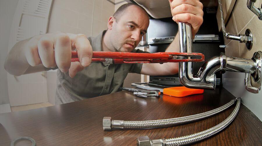 Expert burst pipe repair services in Kingsville, OH